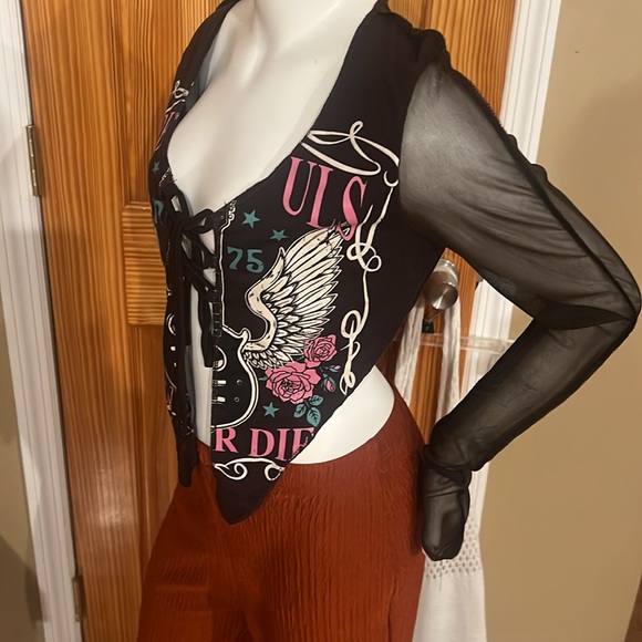 Top - Picture 2 of 4